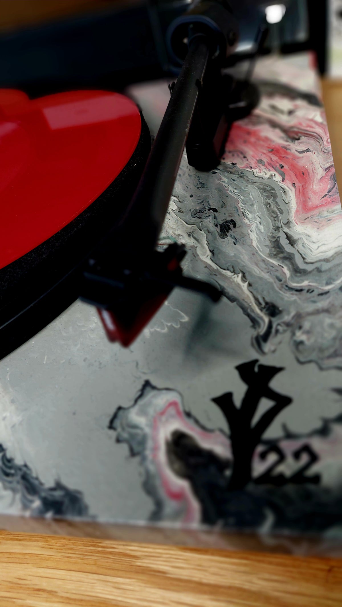 Inferno / LP turntable (32×41×11)